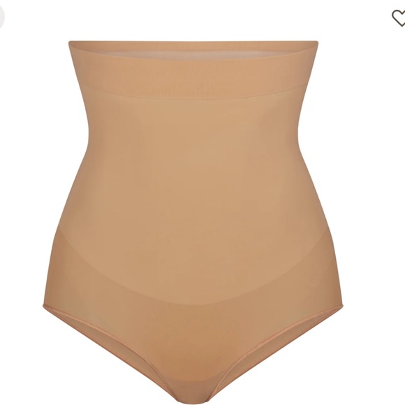 skims everyday sculpt high waisted brief ochre - Picture 4 of 7
